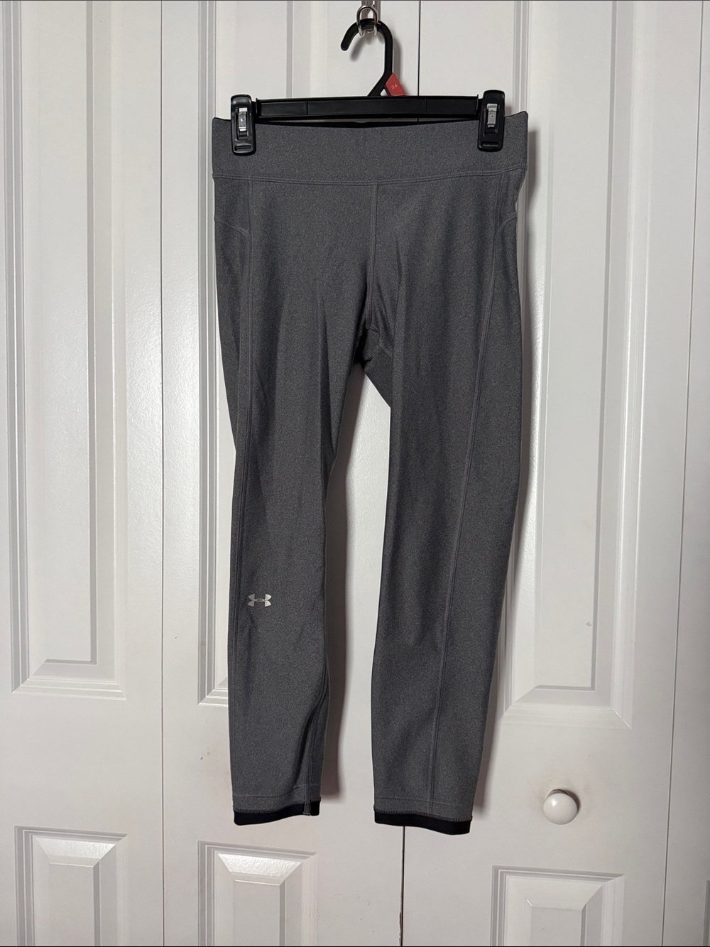 Under Armour Women's Charcoal Gray Capri Leggings